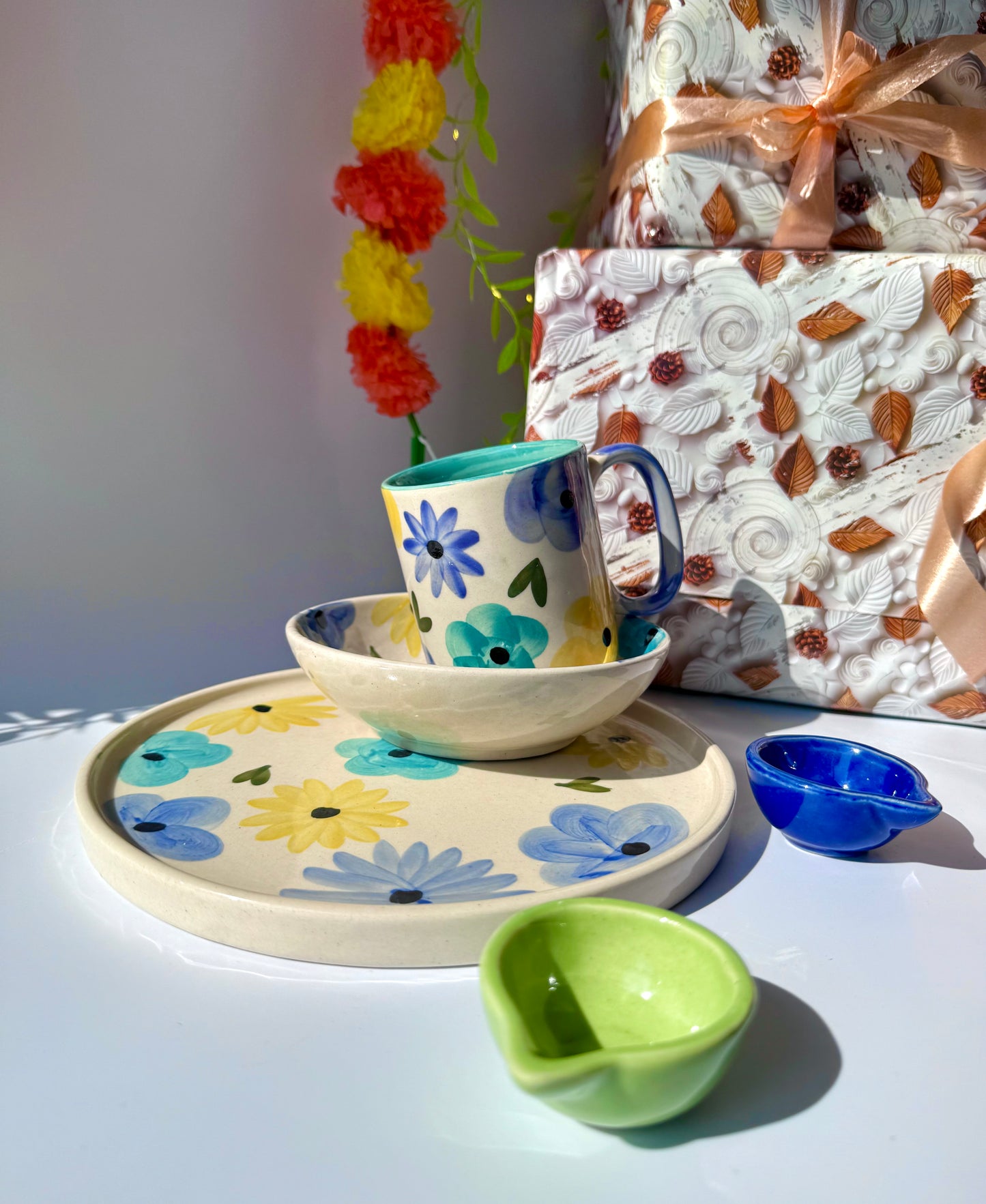 Valley of flowers gift hamper (Set for 1)