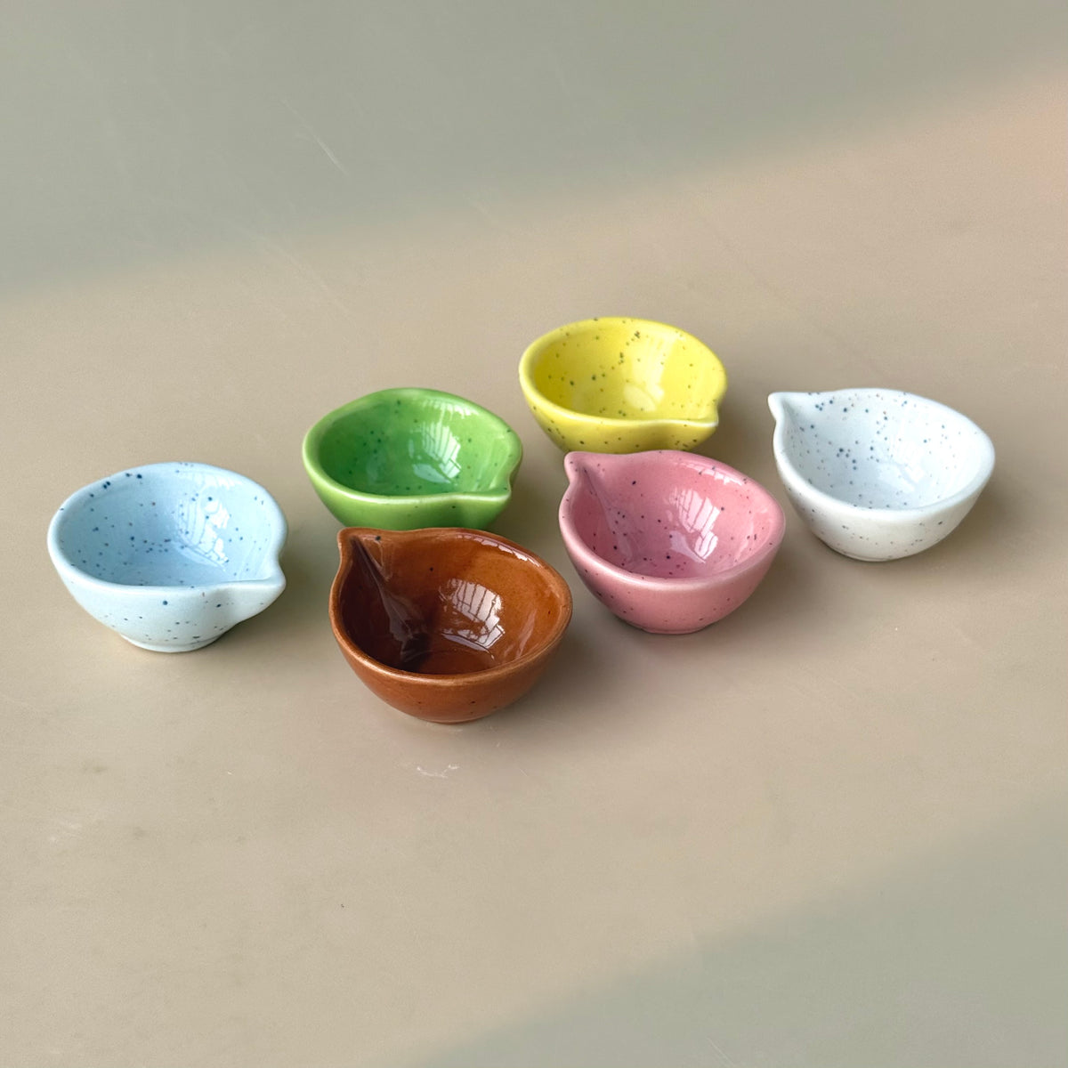 Bloom Agarbatti and Glow Diya Gift Box (11 pieces set)