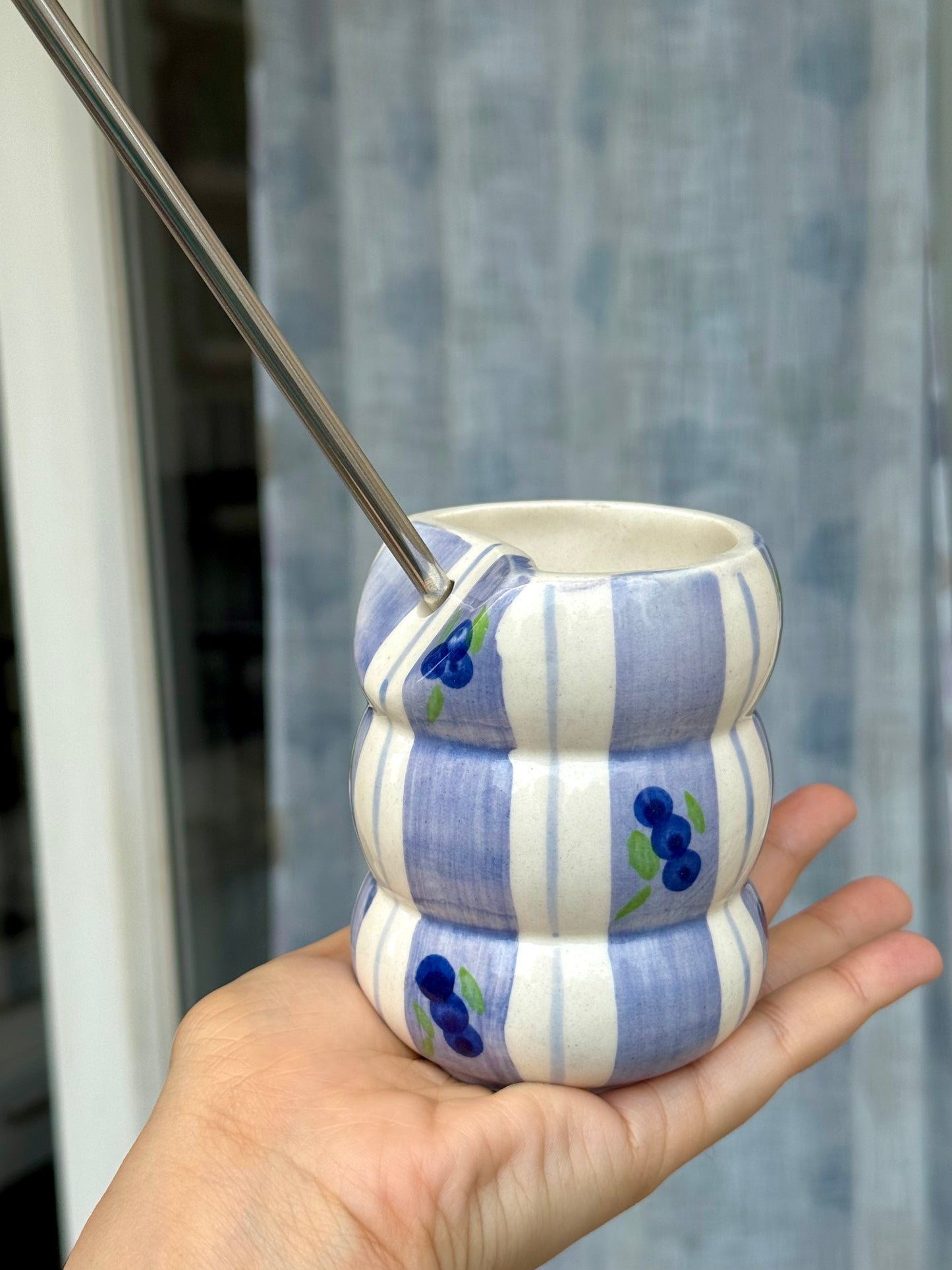 Blueberry bubble sipper (cum tumbler) with straw (Copy)