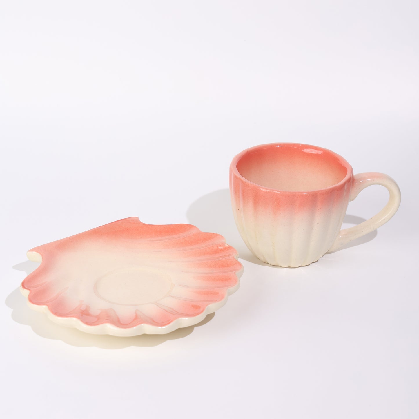 Ocean shell cup saucer (Ombré pink)