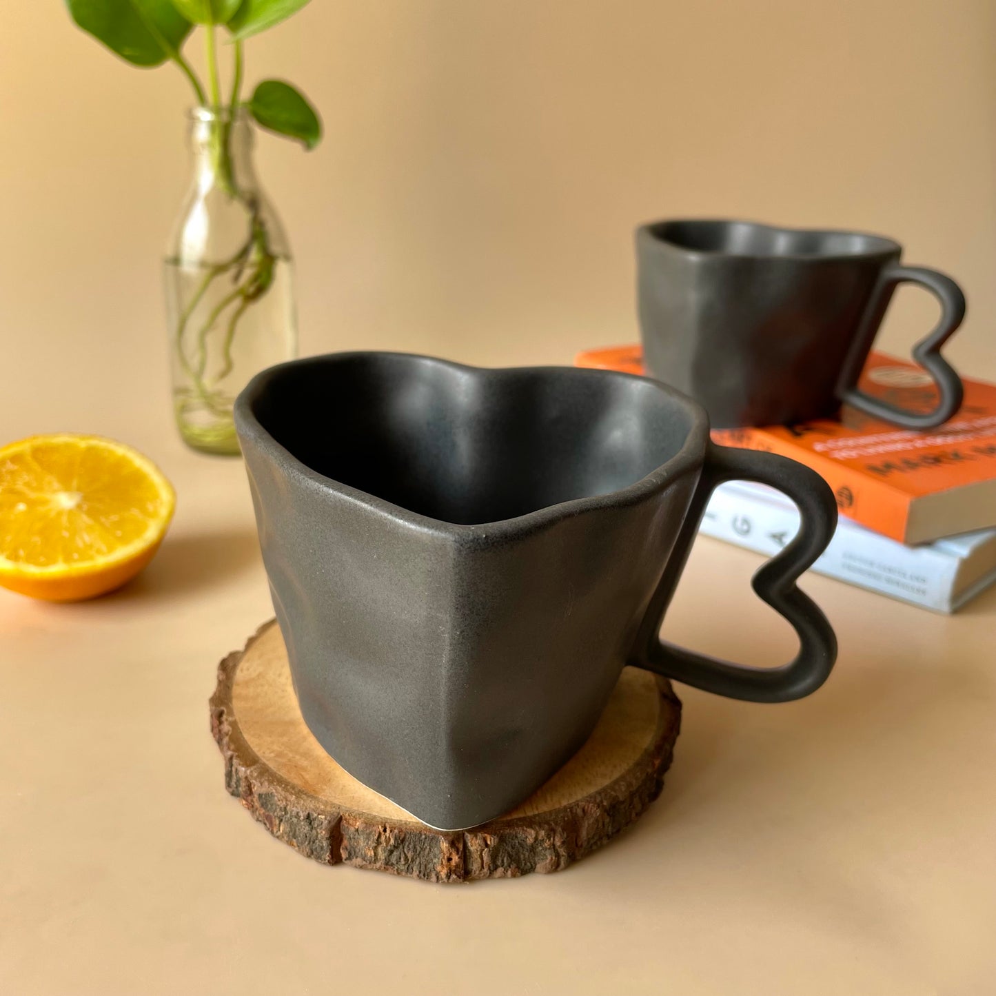 Shape of heart mug | Black