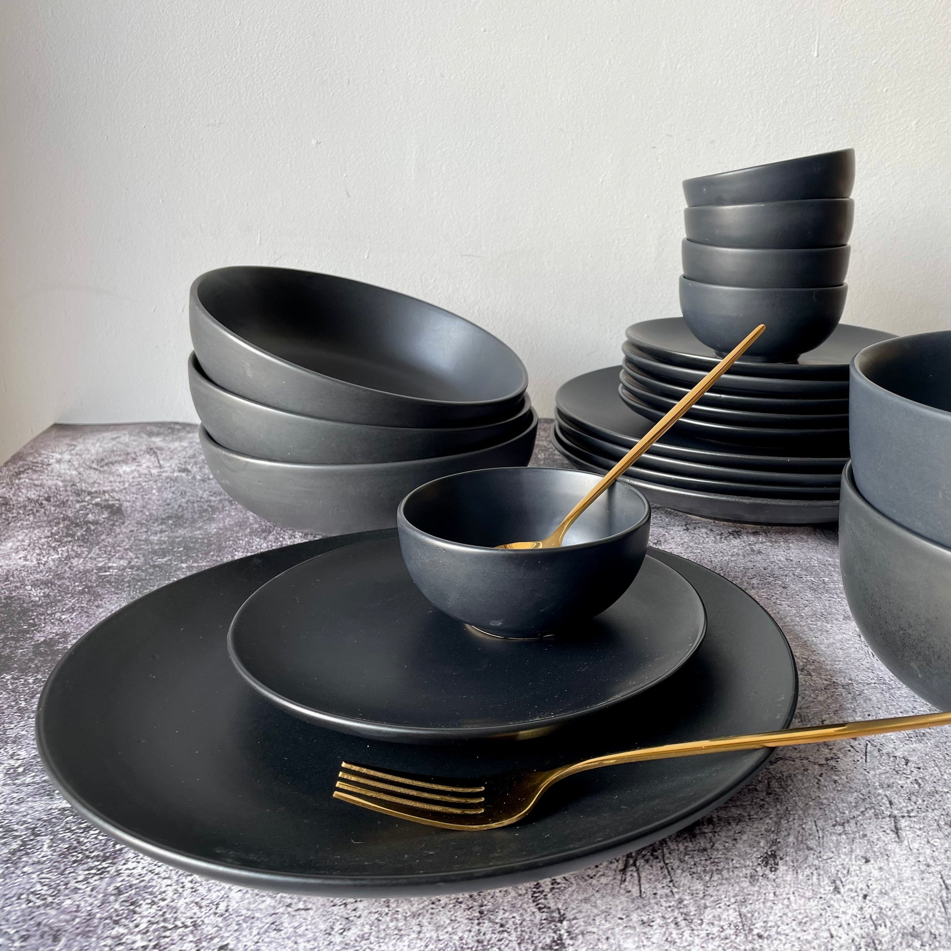 Buy Classic Black Matt dinner set