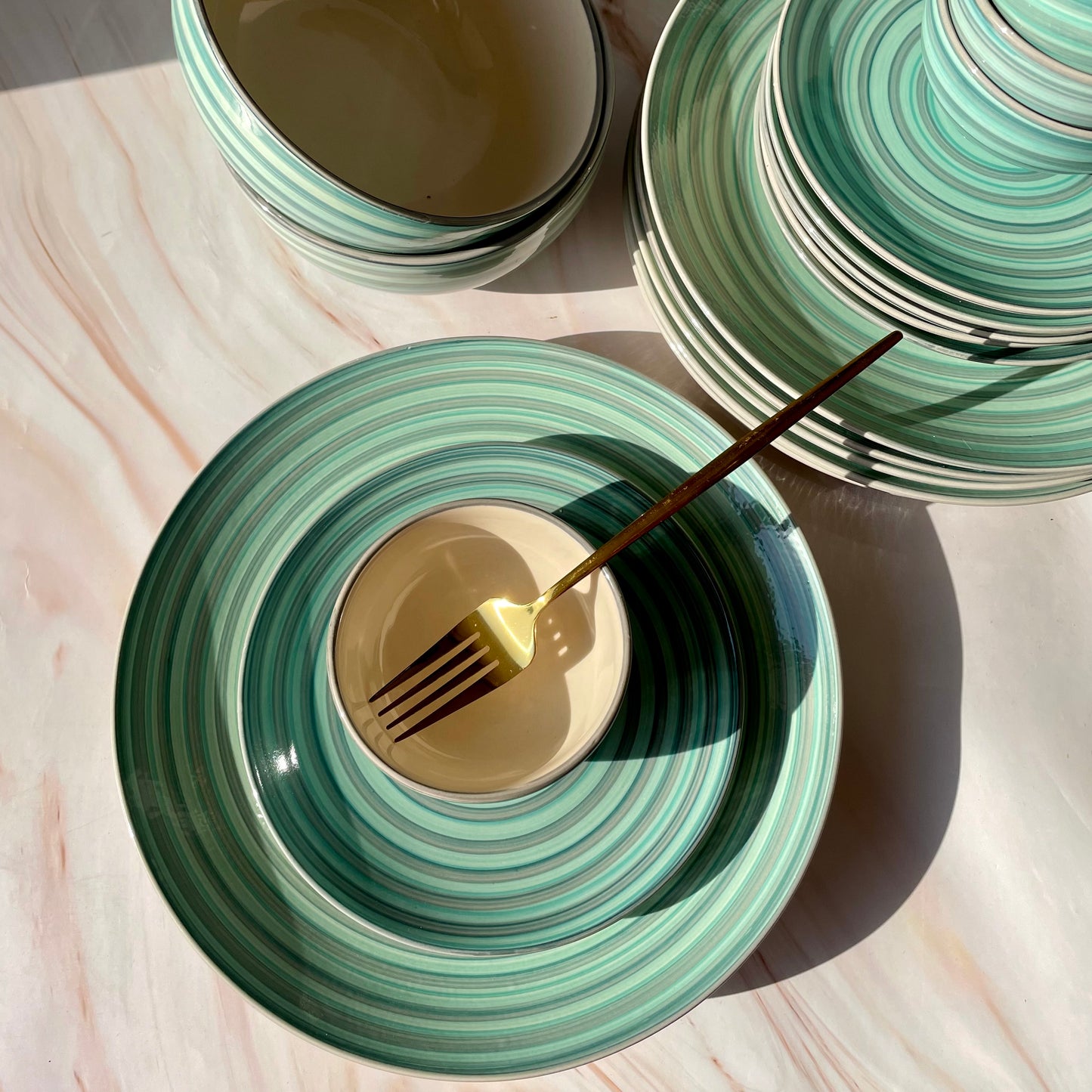 Green spiral dinner set