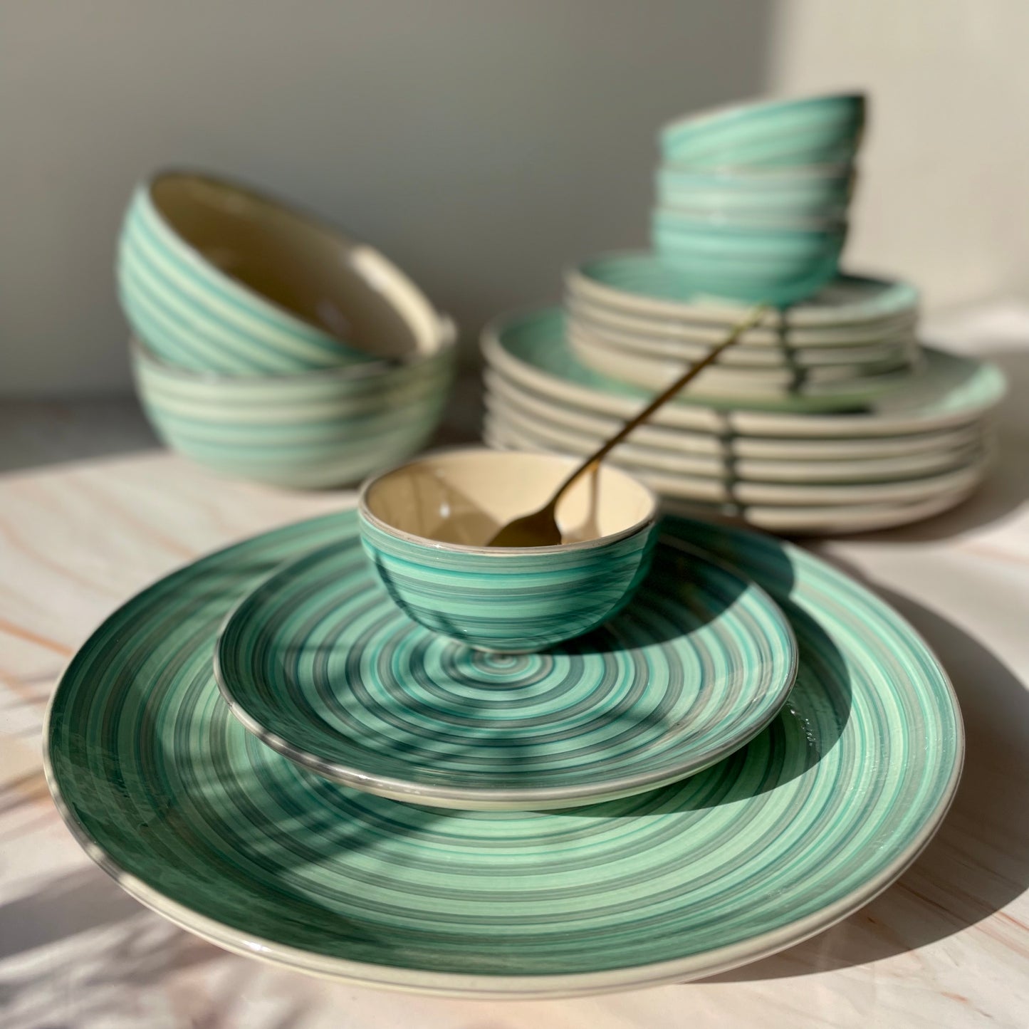 Green spiral dinner set