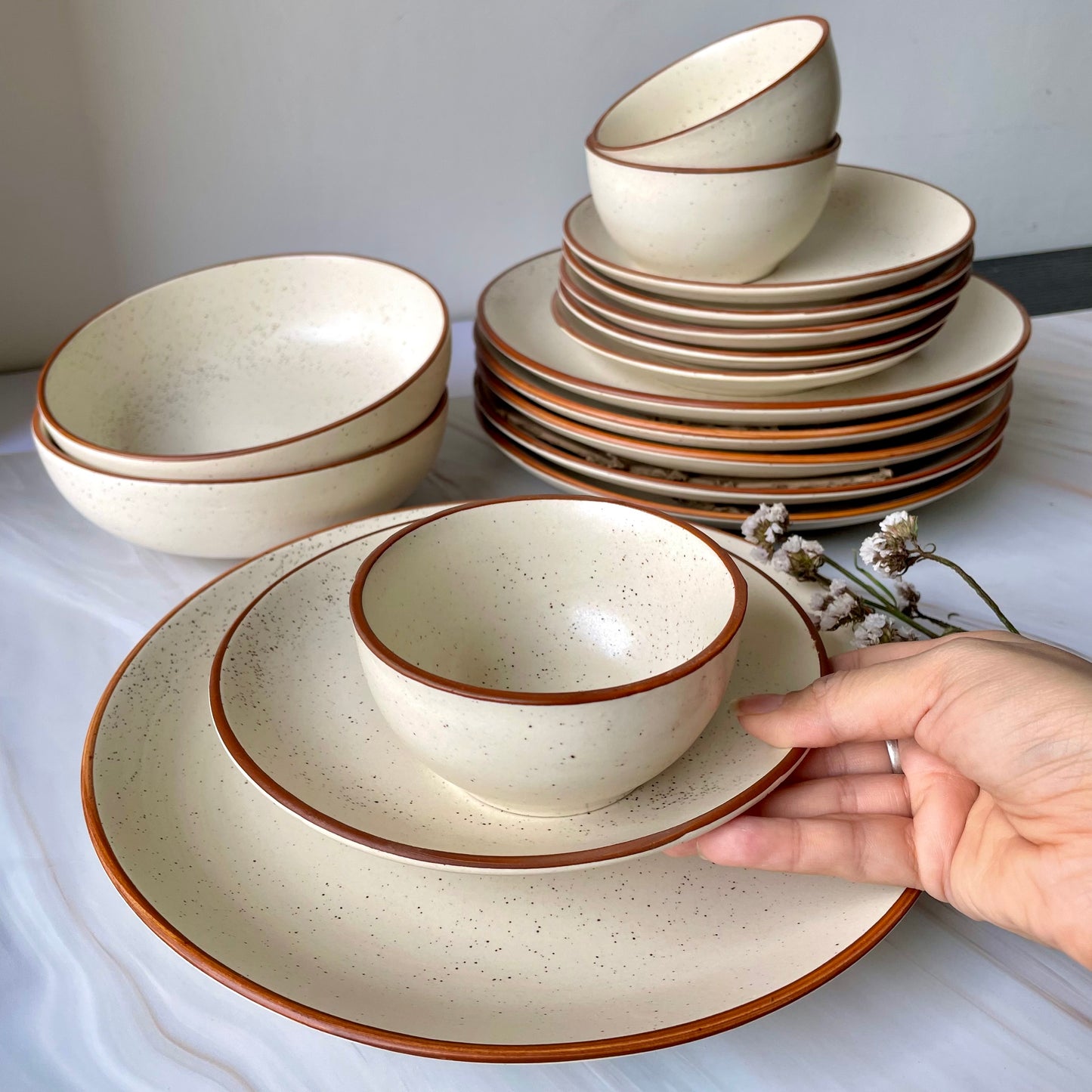 Minimalist Dinner Set (20-pieces) FLAT 51% OFF