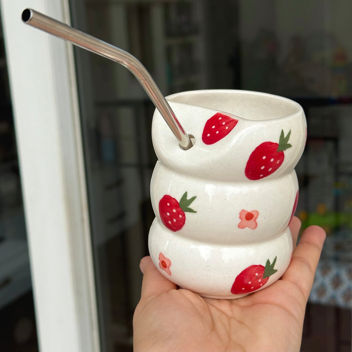 Strawberry bubble sipper (cum tumbler) with straw