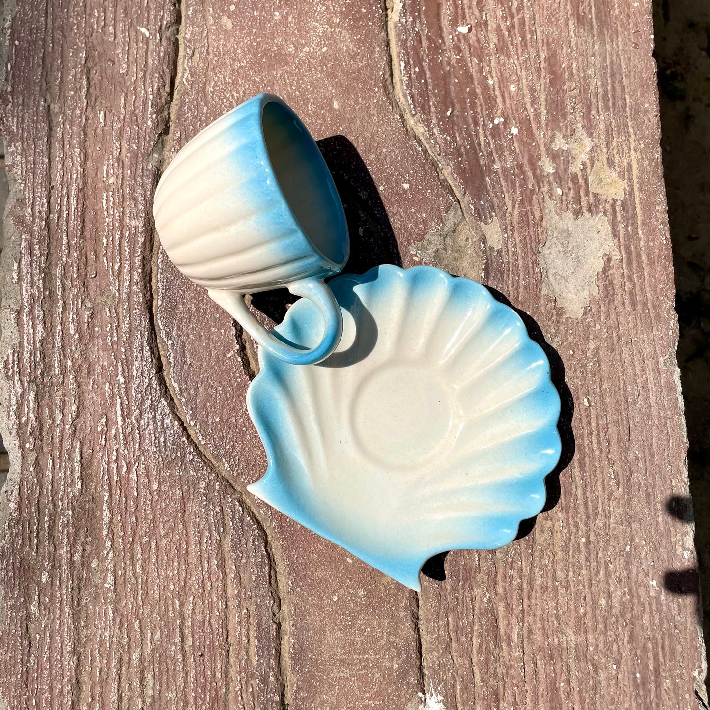 Ocean shell cup saucer (ombré blue)