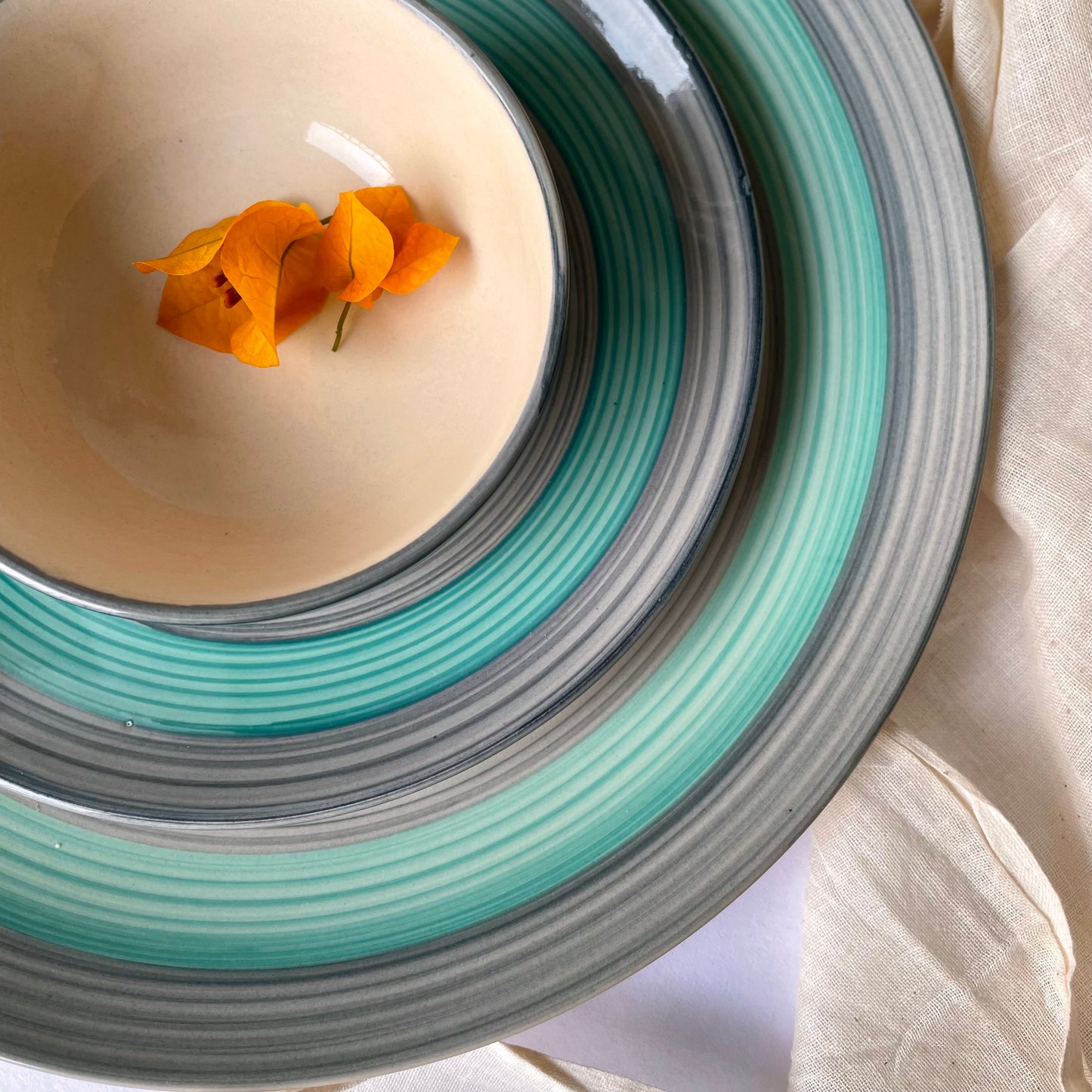Green grey spiral dinner set (18 pieces)