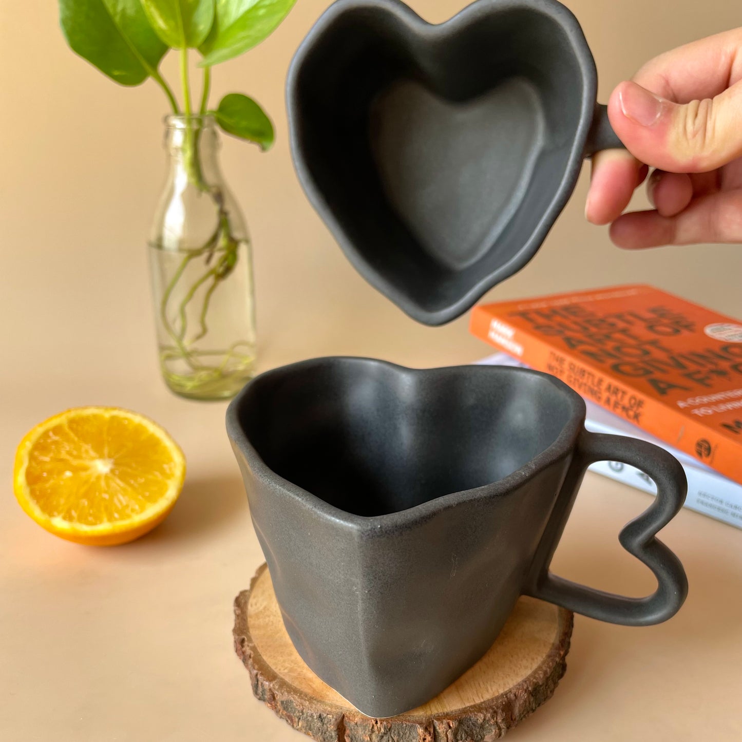 Shape of heart mug | Black