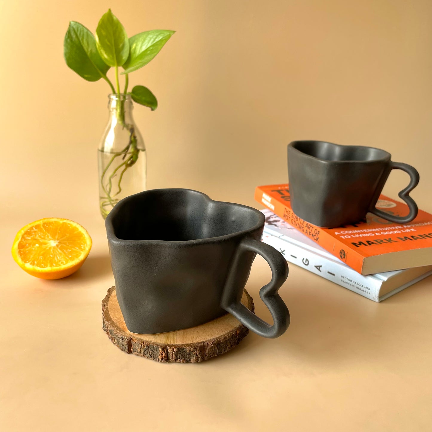 Shape of heart mug | Black