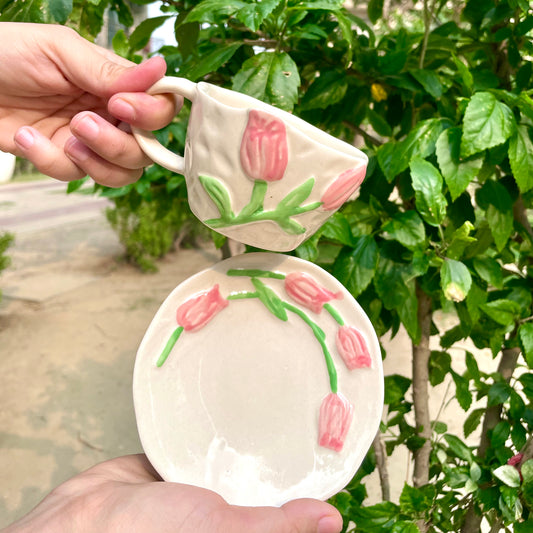 Tulip garden cup saucer