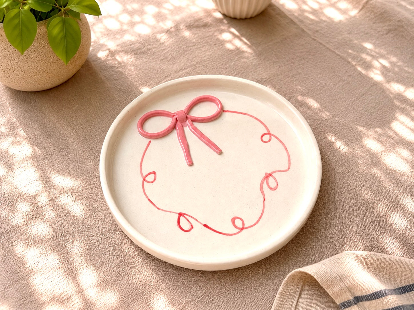 Blush bow plate cup set
