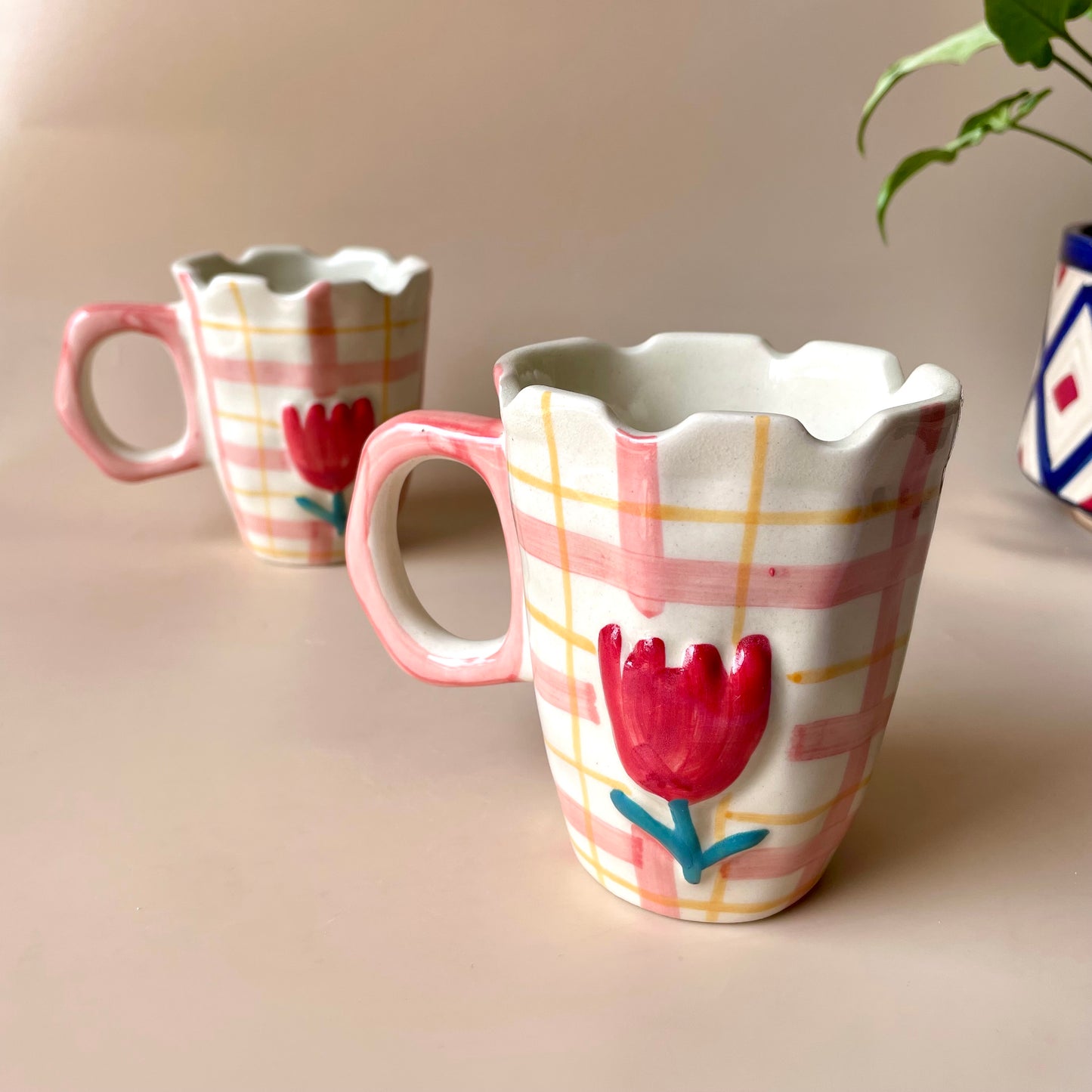Peppy tulip mug & Shape of Heart mug combo