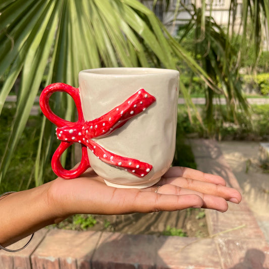 Red ribbon hug coffee mug