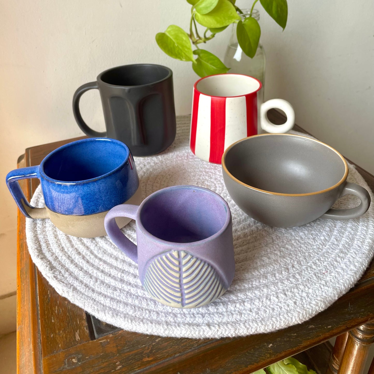Set of 5 mugs- contrast colours (at the price of 4)