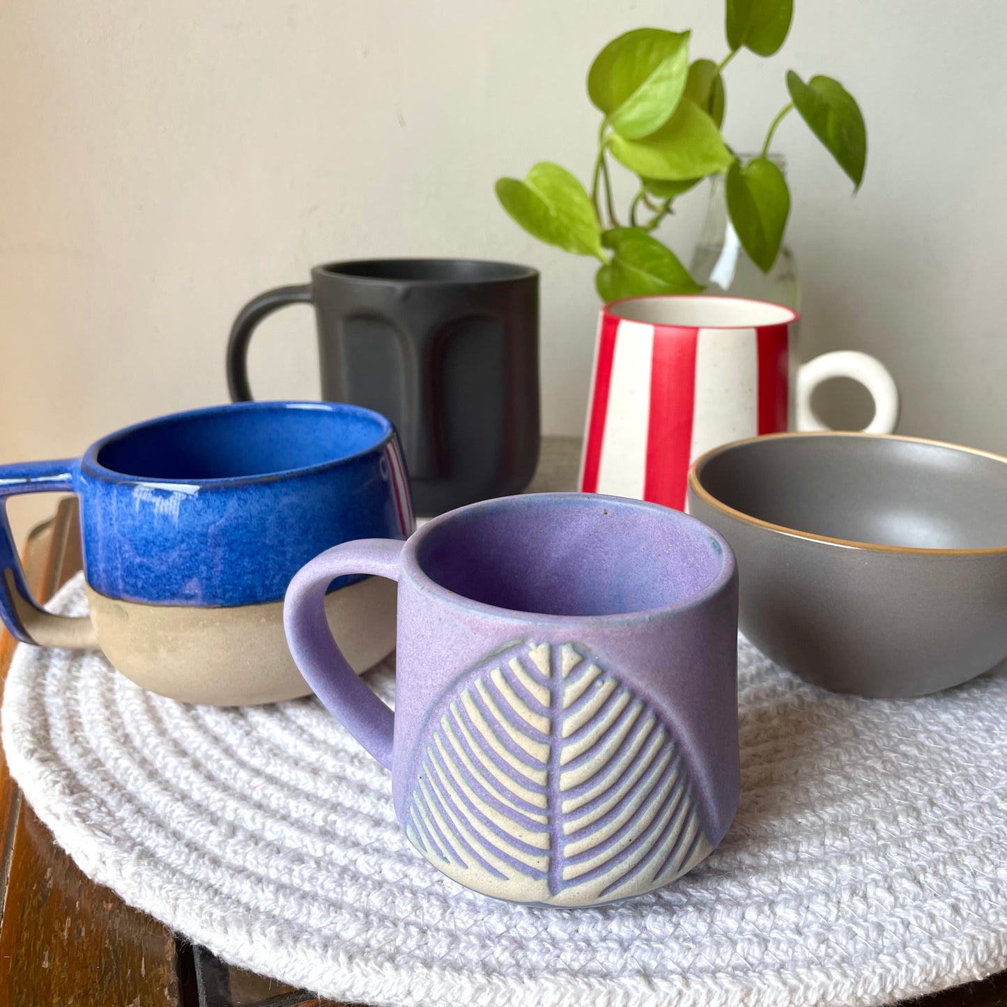 Set of 5 mugs- contrast colours (at the price of 4)