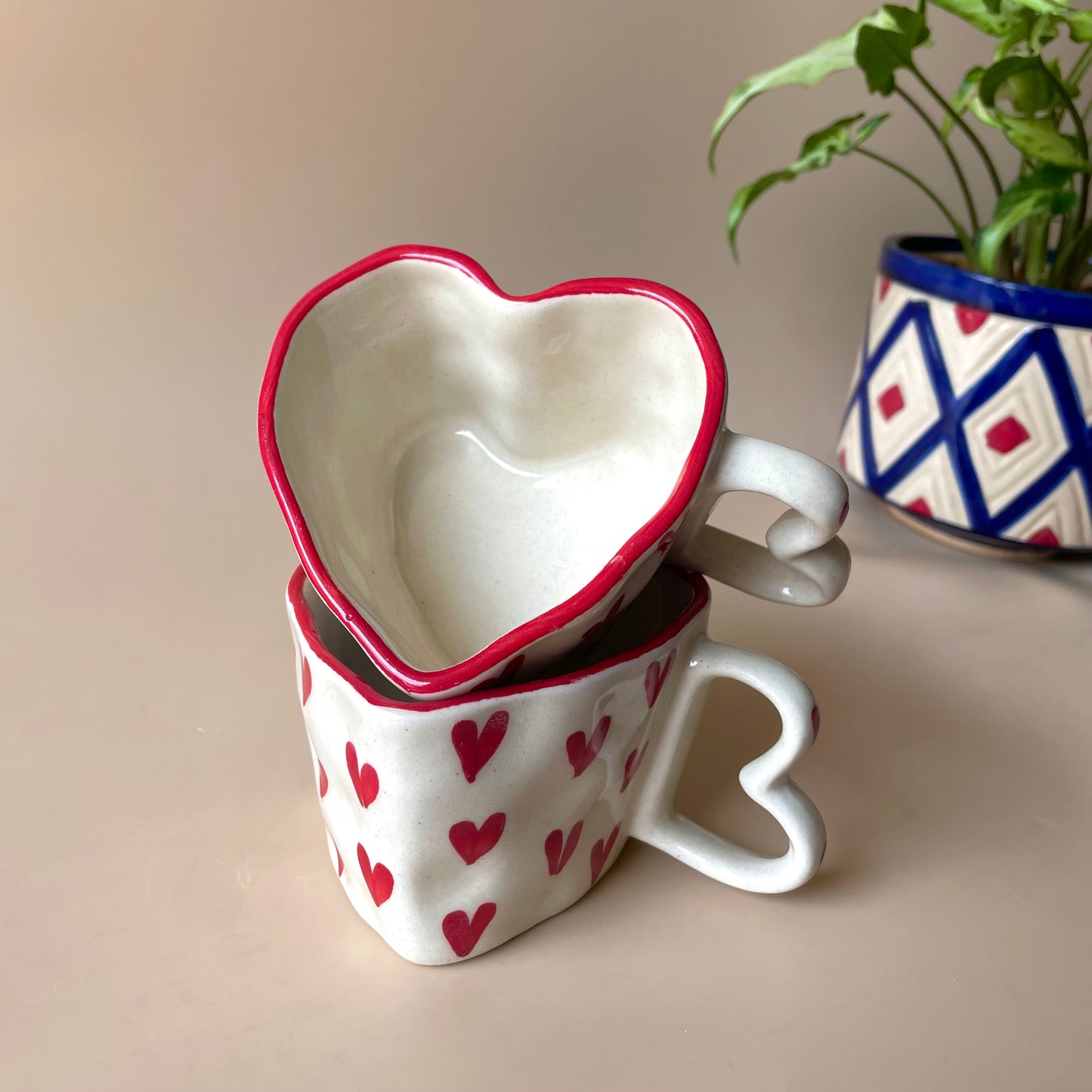 Shape of heart mug | Red Hearts