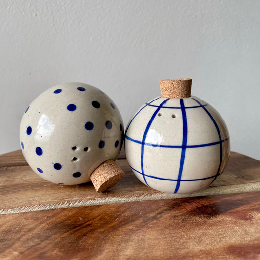 Bomb Salt pepper shaker