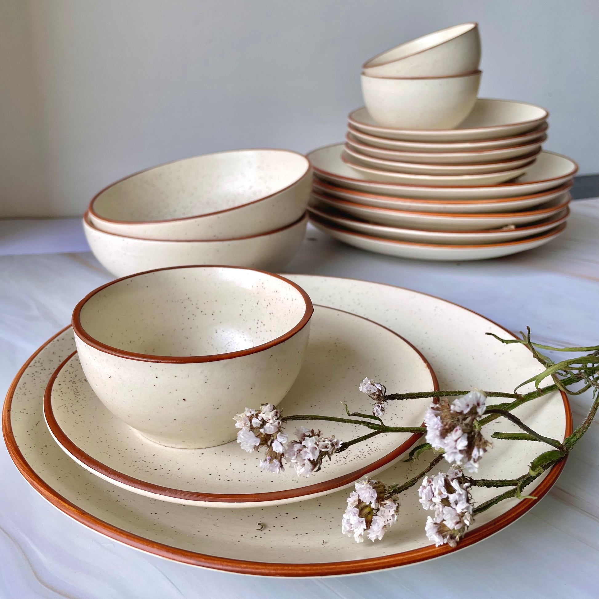 Minimalist Dinner Set (20-pieces) FLAT 51% OFF – Nilaya Decor